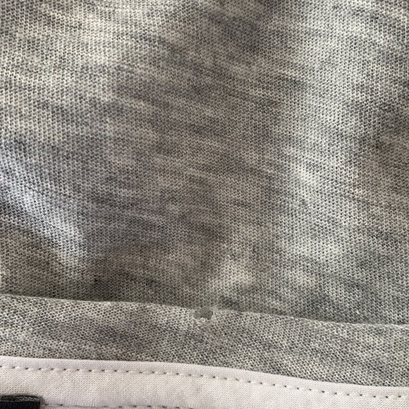 Vince Camuto Mixed Media Flutter Sleeve Top, Gray and White, Medium - Picture 7 of 7